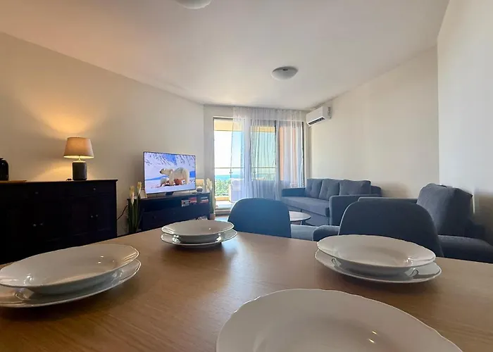 Апартаменты Sunny Family *