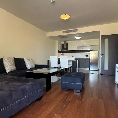 Sunny Family Солнечный берег