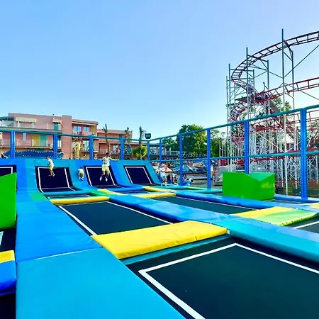 Апартаменты Sunny Family