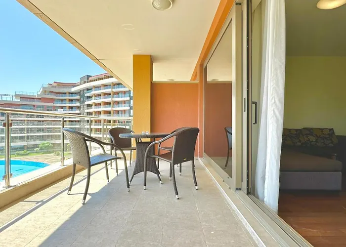 Sunny Family Apartment