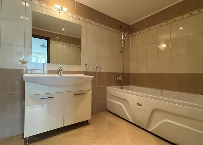 Sunny Family Apartment