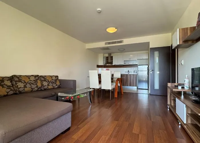 Sunny Family Apartment