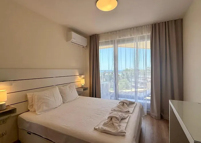 Sunny Family Apartment Slantschew brjag